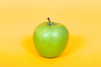 Woman is fined €400 for bringing an apple off a flight