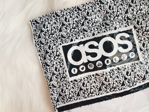 ASOS is selling the most incredible €50 summer trousers and we need a pair!