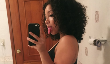 People can’t be dealing with woman’s bathroom selfie… and not just because she looks class