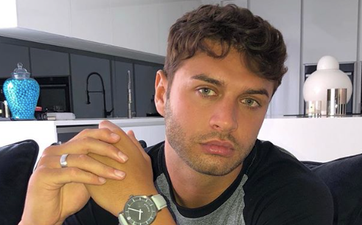 10 pieces of photographic evidence that highlight Muggy Mike’s LOVE for walking