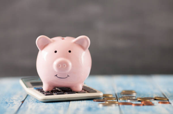 Experts reveal we’re all pretty crap when it comes to saving for a holiday