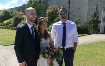 Leo Varadkar crashed a wedding photo and the Twitter comments are just GAS
