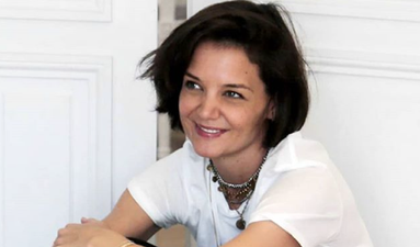 Katie Holmes is sightseeing in Kilkenny and seems to be having a grand aul’ time