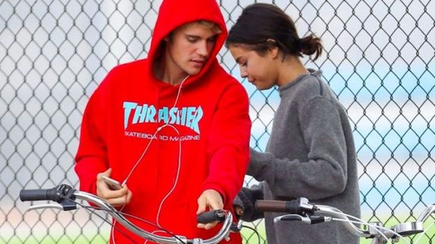 Hailey Baldwin's old tweet about Justin and Selena has resurfaced and its awks
