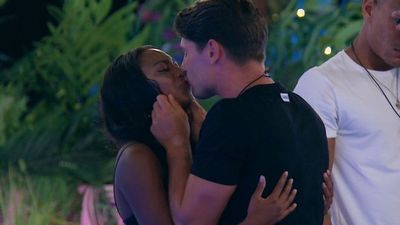 Frankie CONFIRMS that he spent a night in the Hideaway with Samira