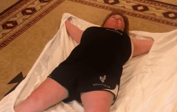 Woman’s how-to fold a fitted sheet video is bizarre and novel and we can’t stop watching, tbh