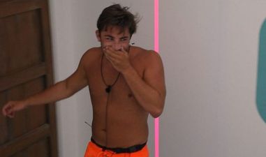 Megan and Wes share a hilariously AWKWARD encounter with their fellow Islanders tonight