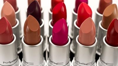 Go, go, GO! MAC are giving away FREE lipstick in Ireland today