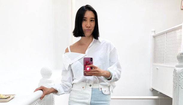 The latest Instagram pose is one that we've plenty of time for