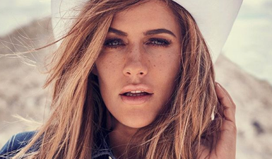 Caroline Flack looks legit unrecognisable in this throwback snap