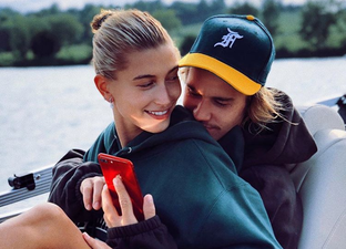 Hailey Baldwin just gave us a close up of her ring and WOW it’s bigger than we thought