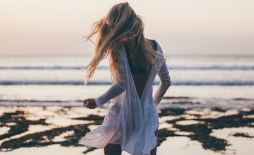 Toasted coconut hair is the gorgeous new hair trend you’re going to want for summer 2019