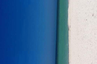 People can’t figure out whether this pic is a beach or door
