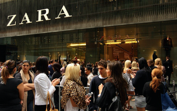 This €20 Zara knit comes in four colours and it’s the ultimate winter bargain