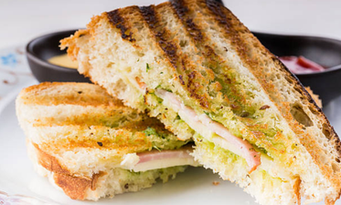 Hungover? The 8 minute garlic bacon toastie is what you absolutely NEED