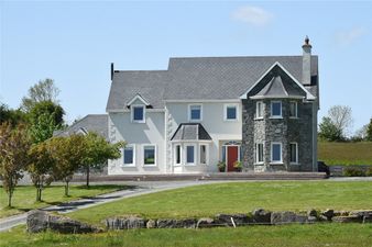 Here are 6 UNREAL gaffs you can buy for around €575,000 across Ireland