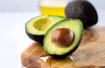 A well-known foodie said avocados AREN’T vegan, and sorry… what?