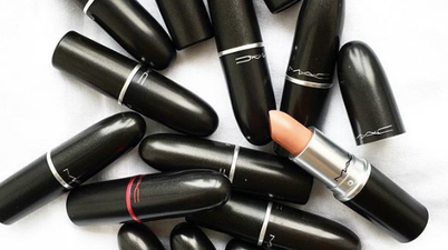 If you love MAC lipstick then you’re going to scream for their latest gift set