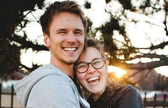 Husband sketches everyday moments with his wife and it’s so adorable