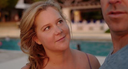 Amy Schumer just compared her pregnancy to Meghan Markle’s in hilarious snap