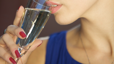 Heading out? You can now host your own party with prosecco in this Dublin nail bar