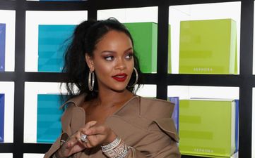 Rihanna is “in talks” to headline Glastonbury next year