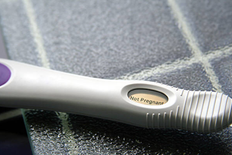 Woman’s photo of her negative pregnancy test is striking a chord online