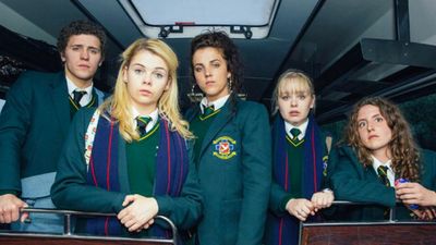 The first picture of the season 2 Derry Girls is here and fans are going MENTAL