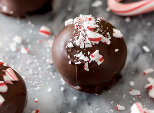 These 4-ingredient Oreo peppermint truffles are an easy treat to whip up