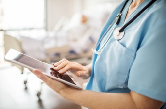 Nurses and midwives vote overwhelmingly in favour of strike action