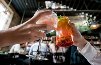 Glass of pinot or G&T? This is the amount of calories that are in each drink