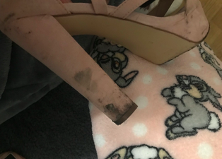 A woman on Twitter just shared the most amazing hack for getting stains out of suede