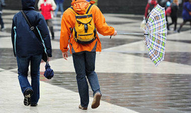 Met Éireann say damp and breezy conditions will rest over the country today