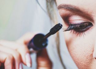 3 simple but GENIUS hacks that will transform your mascara game forever