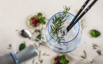 Drinking a G&T can speed up your metabolism, according to research