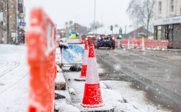 Met Éireann warn that snow and widespread frost will hit Ireland tonight