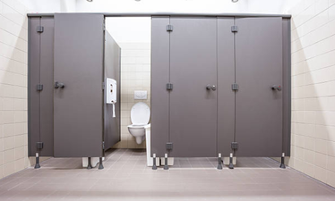 What NOT to do anytime you’re on a public toilet seat