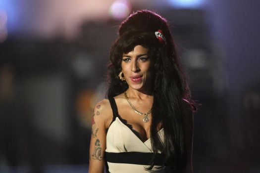 Turns out Amy Winehouse had a teenage romance with a fairly famous boy band star