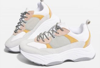 Topshop has reduced its chunky trainers to €20 so GO, GO, GO