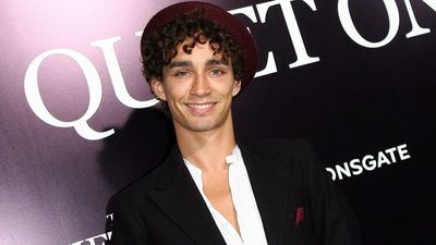 Robert Sheehan wants to start a family as soon as possible