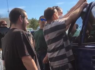 ‘Thank God for the criminals’: Prison inmates break into car to rescue trapped baby