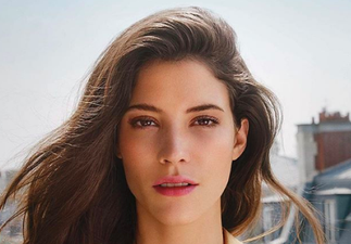 This new foundation improves your skin’s natural glow in just one week and okay, we NEED