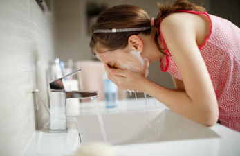 This cleanser sells every fifteen seconds across the world and it’s an absolute GEM