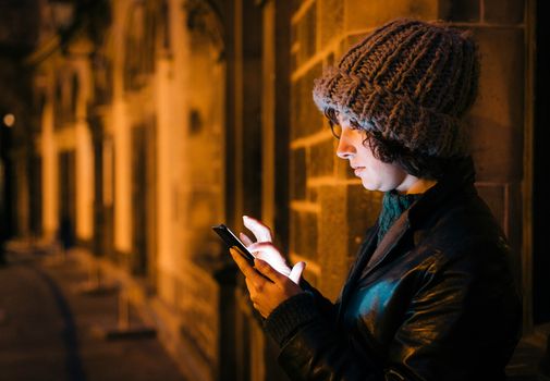 domestic abuse mobile phones