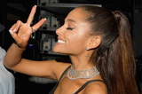Turns out, Ariana Grande wears €9 eyelashes and so, we want a pair of these €9 eyelashes