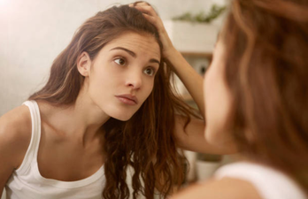 Man breaks up with woman because she covered her acne with makeup