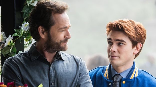 Riverdale -- "Chapter Four: The Last Picture Show" -- Image Number: RVD104a _0492.jpg -- Pictured (L-R): Luke Perry as Fred Andrews and KJ Apa as Archie Andrews -- Photo: Dean Buscher /The CW -- ÃÂ© 2017 The CW Network. All Rights Reserved