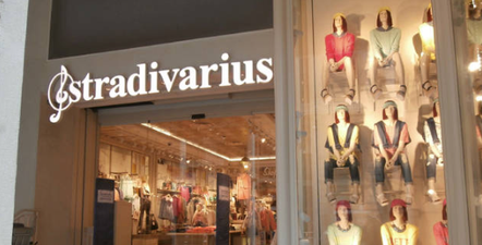 This Stradivarius satin skirt is a €20 bargain so, we’ll take both colours please