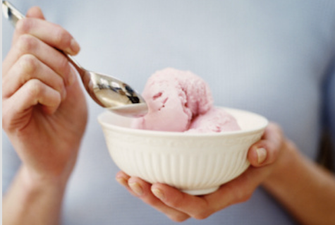 Lidl is set to stock G&T and prosecco flavoured ice cream tubs and hello, €5!