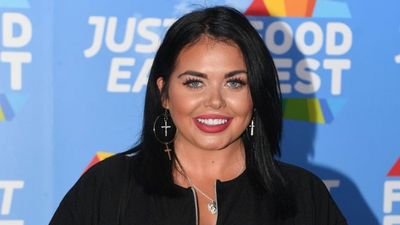 Scarlett Moffatt has a new boyfriend, and he’s absolutely gorgeous